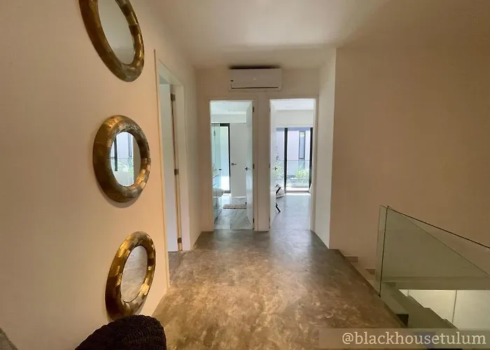 Aparthotel Black House